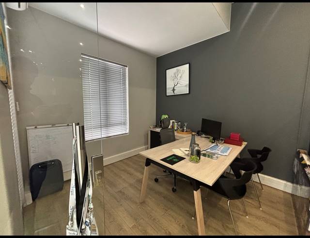 85M² OFFICE TO LET IN PAARDEVLEI